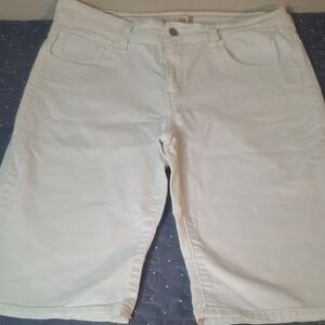 Levi's 515 White Denim Shorts size 10